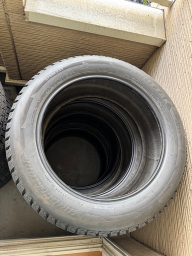 BLIZZAK DM-V2 スタッドレスタイヤ 235/55R19