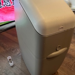 アップリカ　おむつゴミ箱　