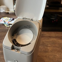 アップリカ　おむつゴミ箱　の画像