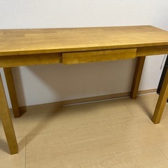 木製テーブル（120cm x 45cm x70cm）