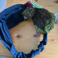 黄色と茶のターバンの画像