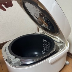 TOSHIBA RC-18VQH 真空圧力IH 炊飯器 10合の画像