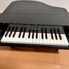 カワイ ミニピアノの画像