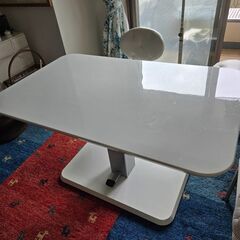 【千葉県流山、松戸近郊 】引取限定 ダイニングテーブル　セット テーブルの高さが変わる丸形ダイニングセット | 種田家具 雑貨