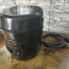 早いもの勝ち「中古品」山善の小型炊飯器 0.5~1.5合マイコン...