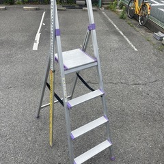 アルインコ　手摺付踏台　４段　１１０ｃｍ　最大使用質量１００ｋｇ LL-110Aの画像