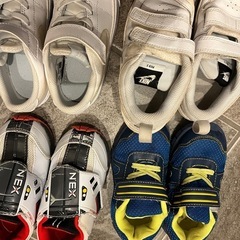 キッズ　スニーカー　靴　16センチ