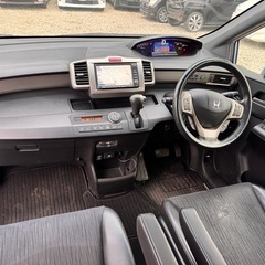 ホンダ  フリード スパイク ハイブリッド 平 成23年車の画像