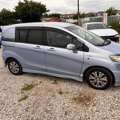 ホンダ  フリード スパイク ハイブリッド 平 成23年車の画像