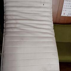 シングル　ベッドマットレス　オフホワイト　無料　