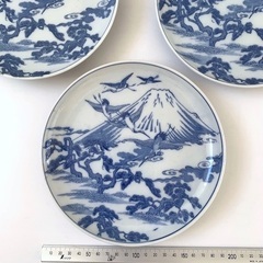 中皿　伊万里焼　富士・鶴・松【骨董品】３枚セットの画像