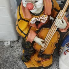 飾り物 ギターを弾いてるピエロ 高さ60cm 別館に置いてます