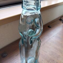 昭和物　ラムネ瓶　六角形底の画像