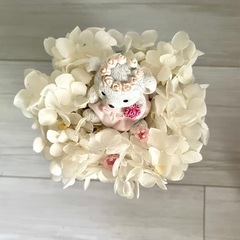 くまのお嫁さん♡フラワーアレンジメントの画像
