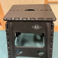 折り畳みステップスツール
