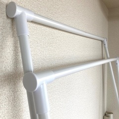 ニトリ コンパクトX型物干し(BH01X ホワイト) 幅73×奥行61×高さ135cmの画像