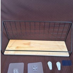 【新品未使用】壁掛けラックの画像