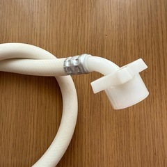 洗濯機用プラスチック製ホース 約80cm ねじ式接続部の画像