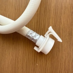 洗濯機用プラスチック製ホース 約80cm ねじ式接続部の画像