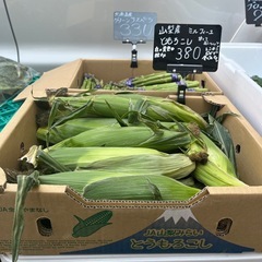 山梨の白と黄色のバイカラー粒で甘くて美味しい🌽