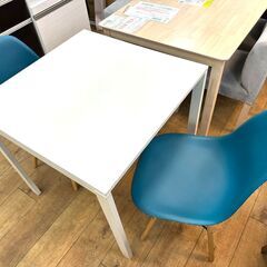 ♪お部屋に華やかなアクセント♪鮮やかブルーのダイニングセット♪