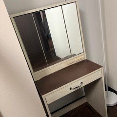ドレッサー　オットマン付き