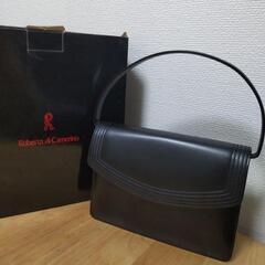 ブラックレザーハンドバッグ