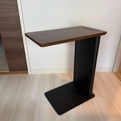 サイドテーブル