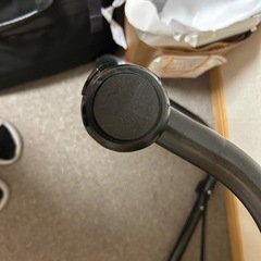 ほぼ新品　
ピアノスタンドの画像