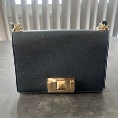 FURLAレザーショルダーバッグ ゴールド金具