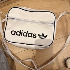 adidasバック