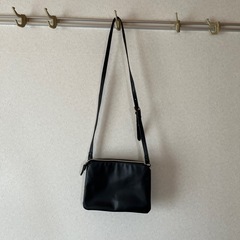 GU ショルダーバッグ