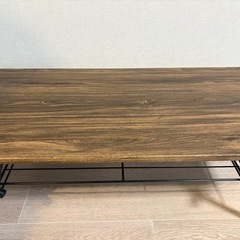木目ローテーブルの画像