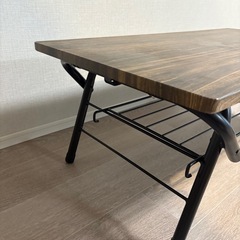 木目ローテーブルの画像