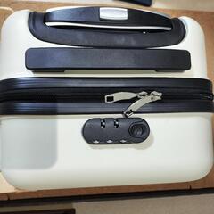 子乗せキャリーケース　スーツケース　旅行用　幼児　ダイヤルロックの画像