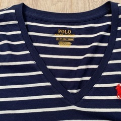 【新品タグ有り】POLO ネイビー/ホワイトストライプ VネックTシャツの画像