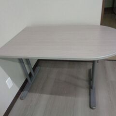 テーブル　2台