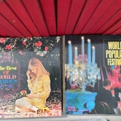 レコードプレイヤー・そのレコードの画像
