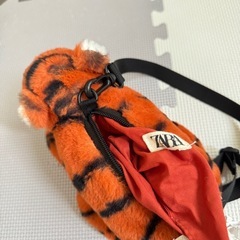 ZARA ザラ　ショルダーバッグ トラの画像