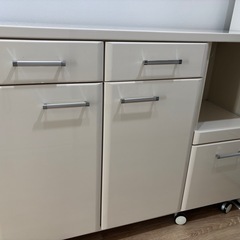 すぐにお渡し可能☆食器棚