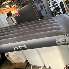 ロ 2506-310 INTEX 電動ポンプ内蔵エアーベッド シ...