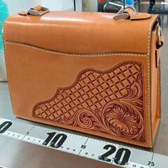 0612-230 カービングレザーバッグ(高額商品のため受け付けにて保管しております。お買い求めの場合はお声掛けください。)の画像