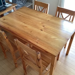 ４人用ダイニングテーブル　(取りに来れる方限定)