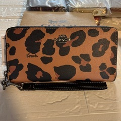 コーチ　アウトレット商品　新品　長財布