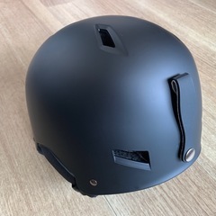 スキーヘルメット サイズ調整可能 ゴーグル固定ストラップ付きの画像