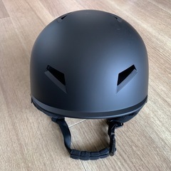 スキーヘルメット サイズ調整可能 ゴーグル固定ストラップ付きの画像