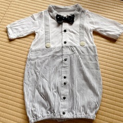 美品‼️ 蝶ネクタイ　ロンパース　白黒