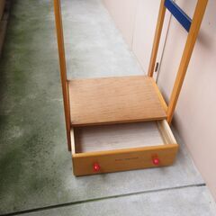 ハンガーラック（洋服掛け下部引き出し物入有り　早い者勝ち❕値下げしました❕の画像