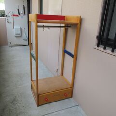 ハンガーラック（洋服掛け下部引き出し物入有り　早い者勝ち❕値下げしました❕の画像