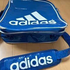 adidas🔹エナメルバッグの画像